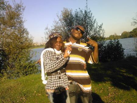 MOI ET UNE AMIE